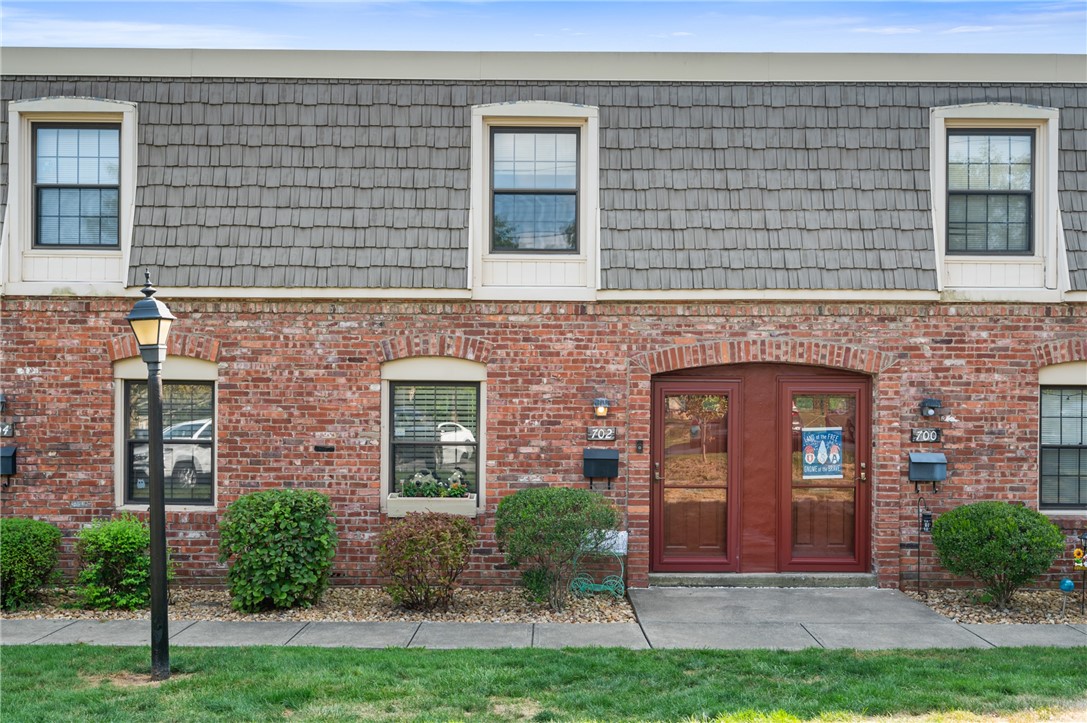 Photo 1 of 22 of 702 Carriage Circle townhome