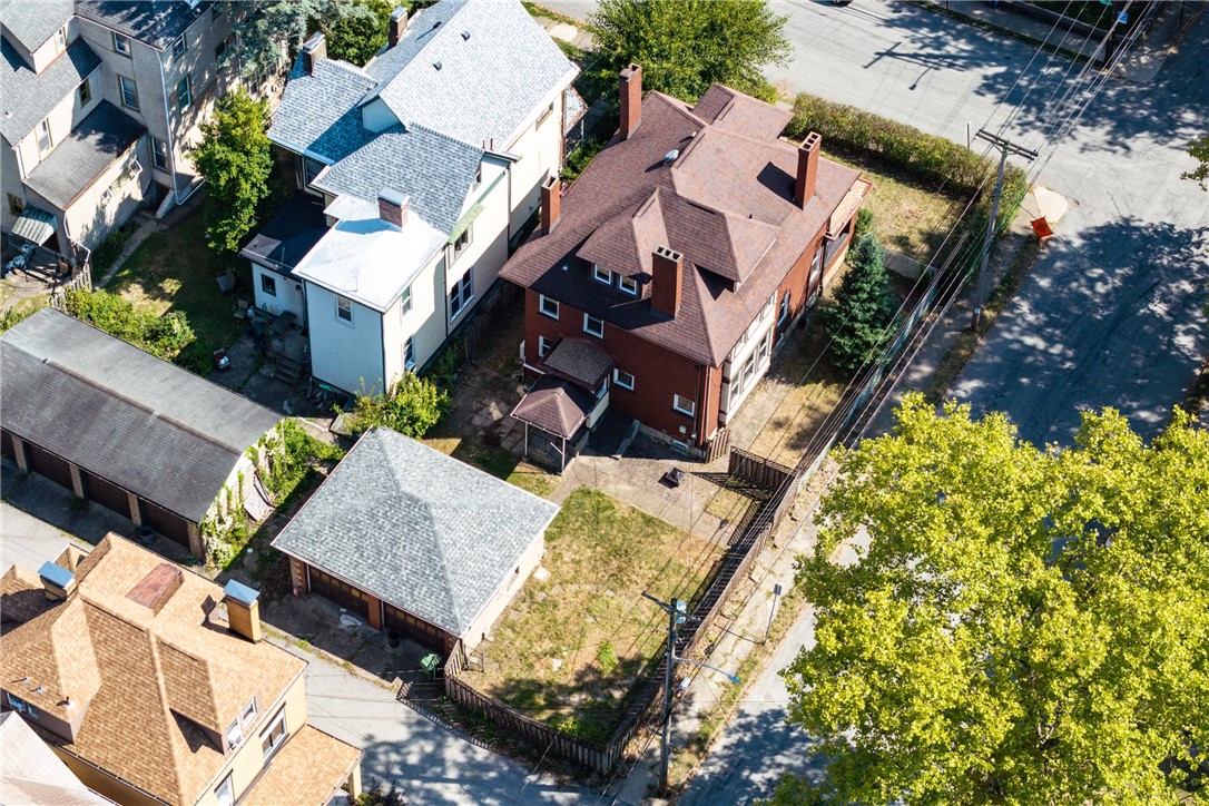 Photo 5 of 44 of 203 Biddle Ave house