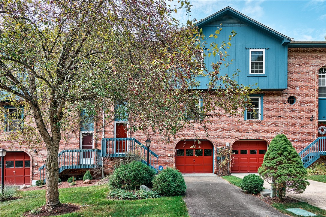 Photo 1 of 24 of 194 Old English Rd townhome