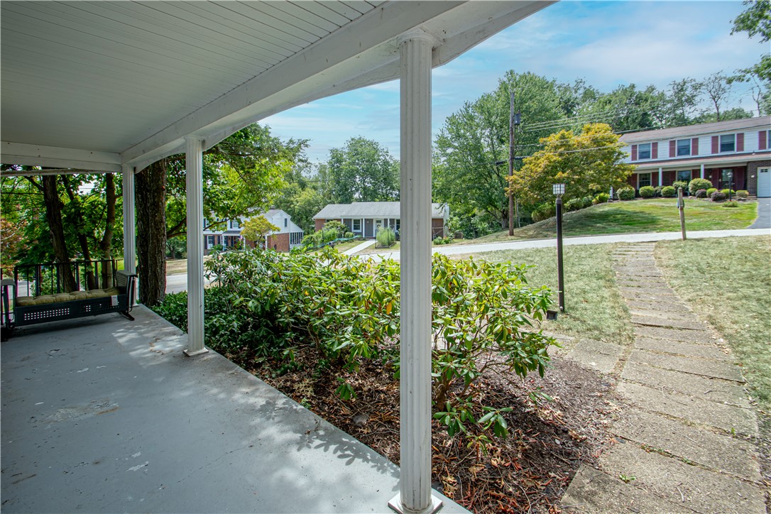 Photo 3 of 38 of 111 S Harleston Drive house