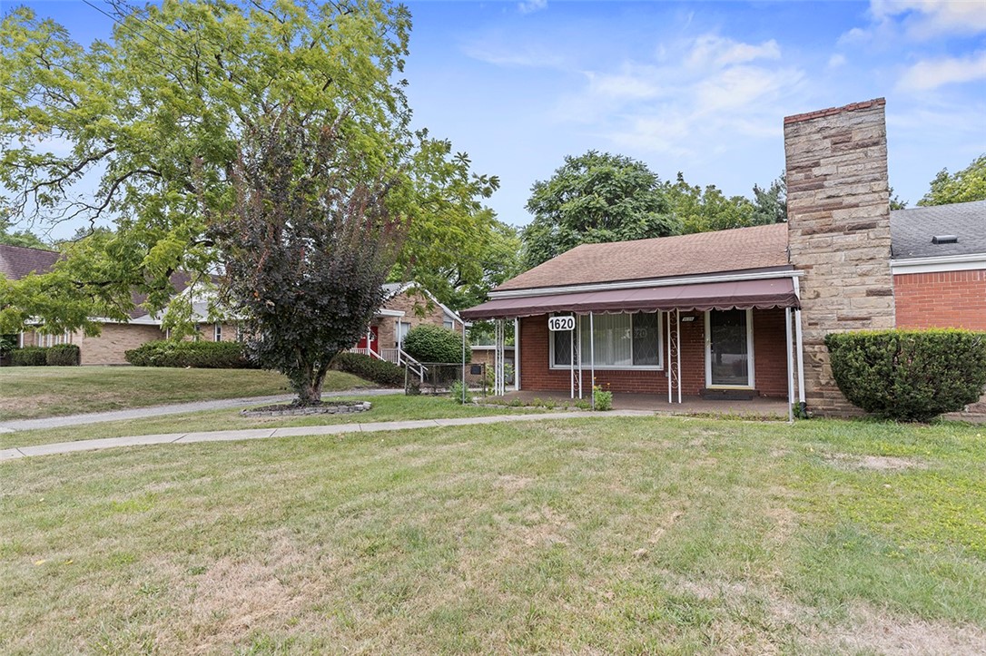 Photo 2 of 18 of 1620 Greentree Road house