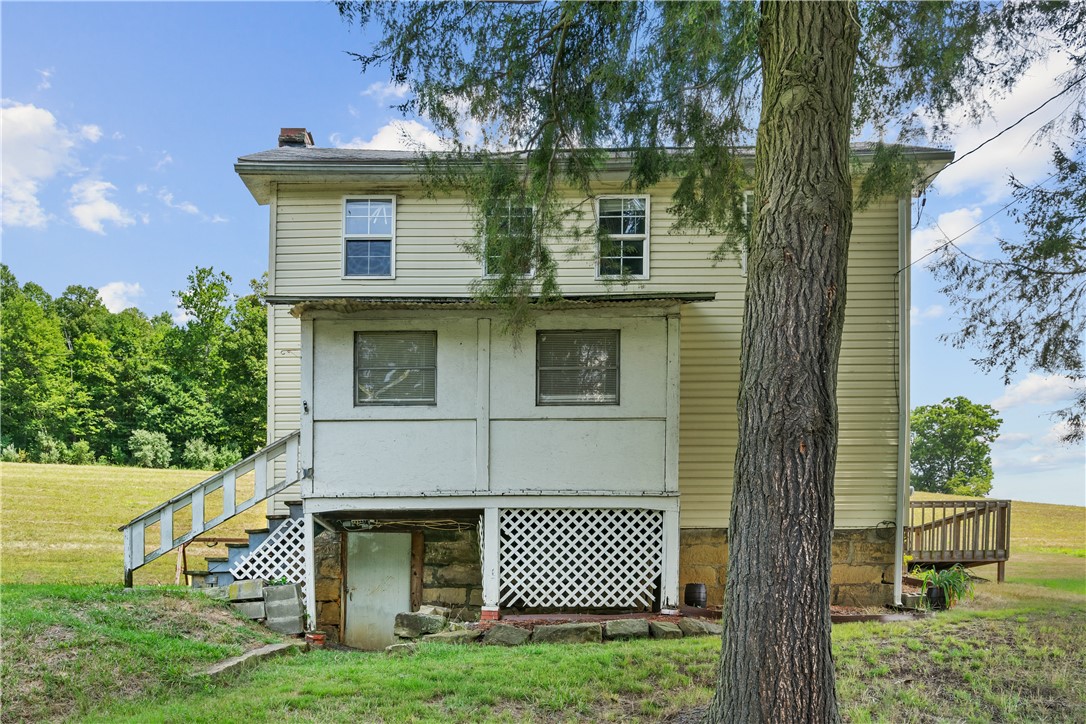 Photo 2 of 29 of 140 Stoney Point house