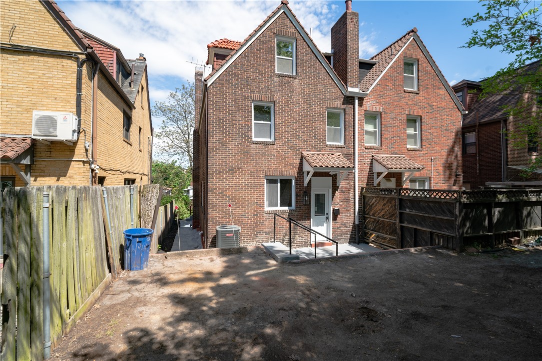 Photo 5 of 43 of 5408 Beacon St townhome