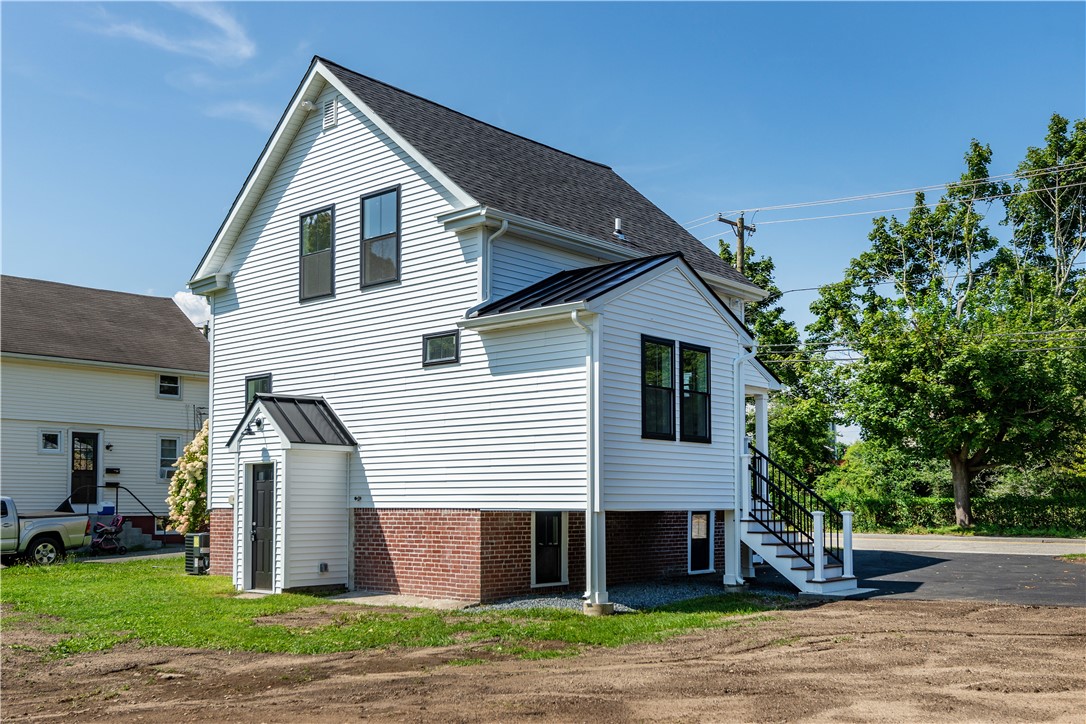 Photo 6 of 36 of 180 Maple Avenue house