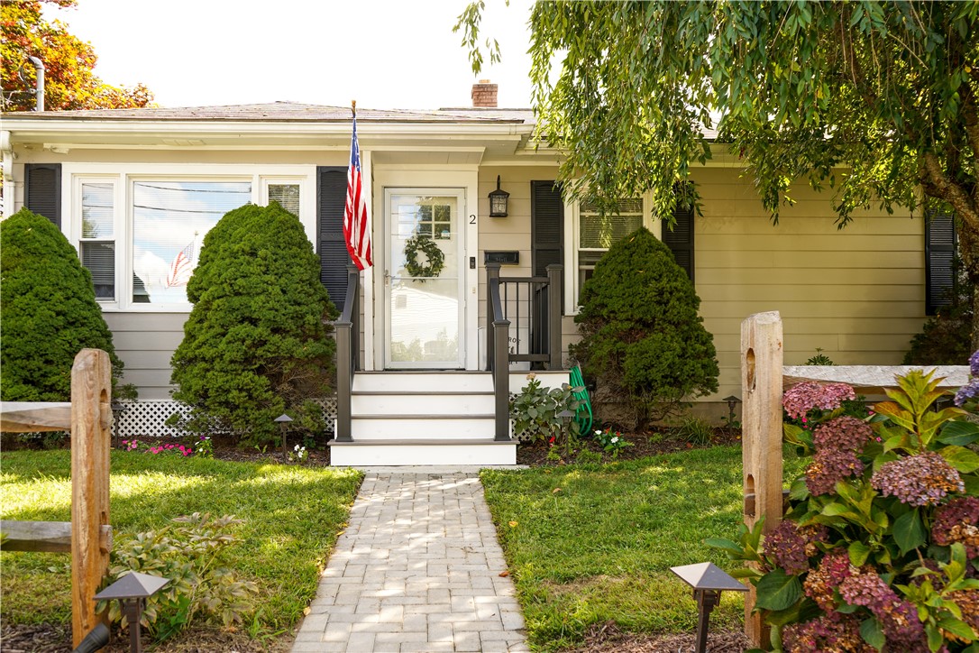 Photo 1 of 18 of 2 Lorraine Avenue house