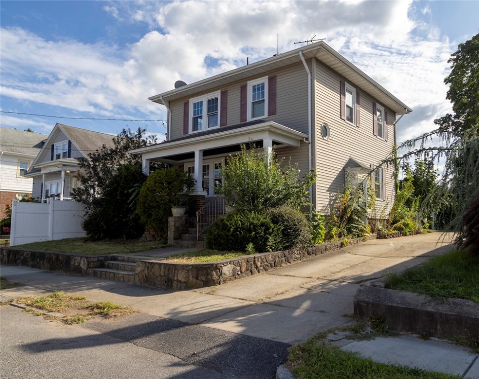 Photo 1 of 20 of 116 Burnside Street house