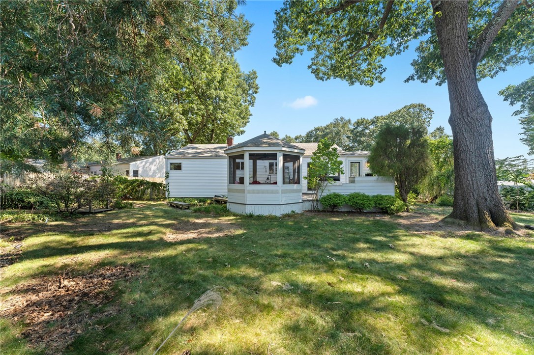 Photo 20 of 22 of 29 Oakwood Drive house