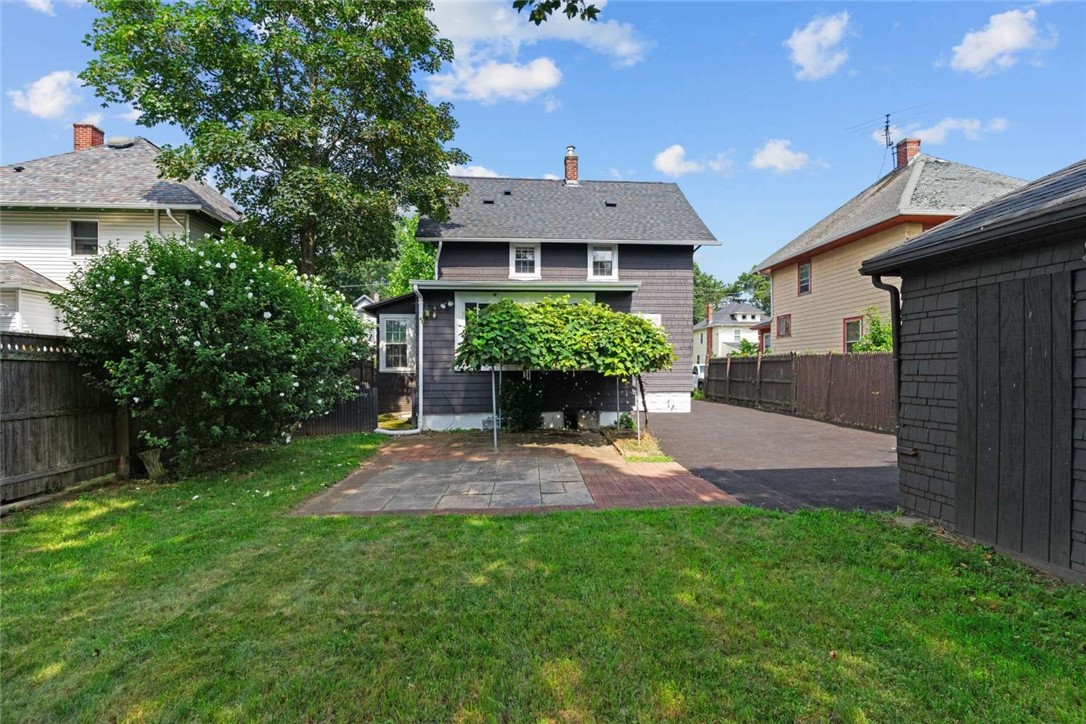 Photo 3 of 20 of 43 Denver Avenue house