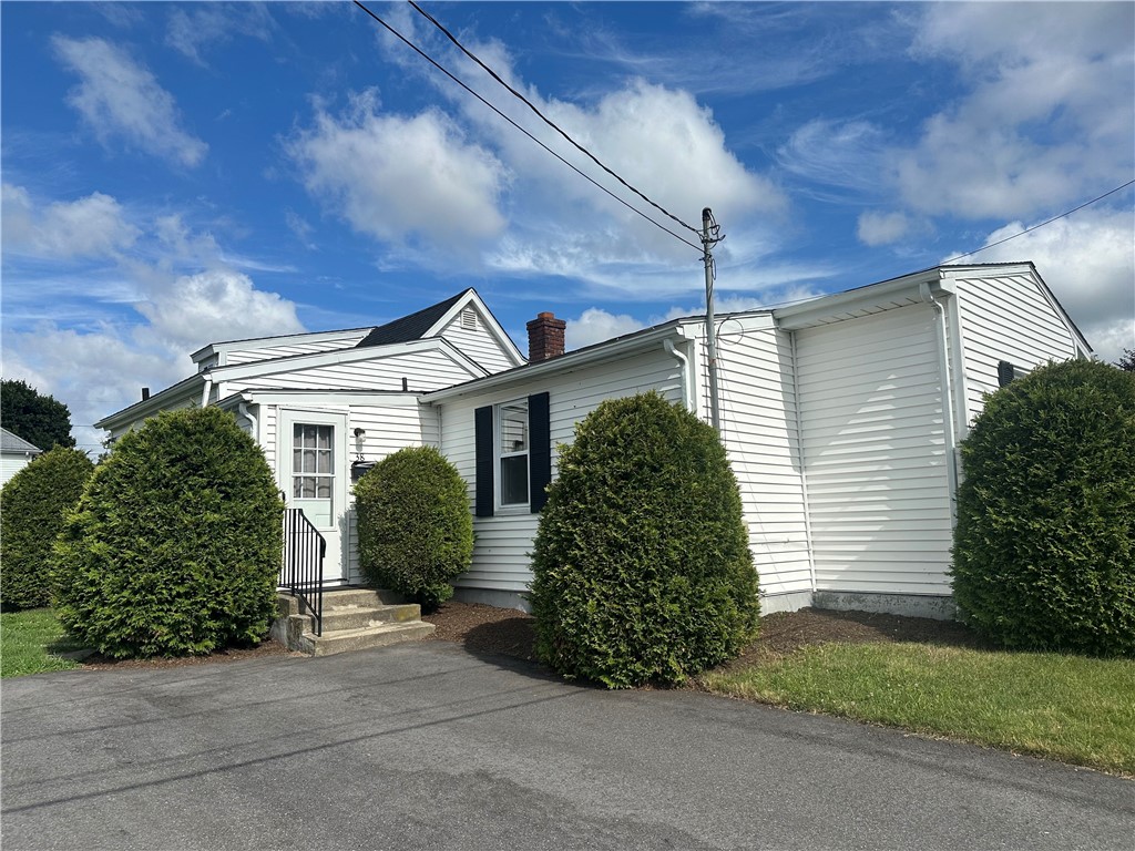 Photo 2 of 17 of 38 WOODLAND Avenue house