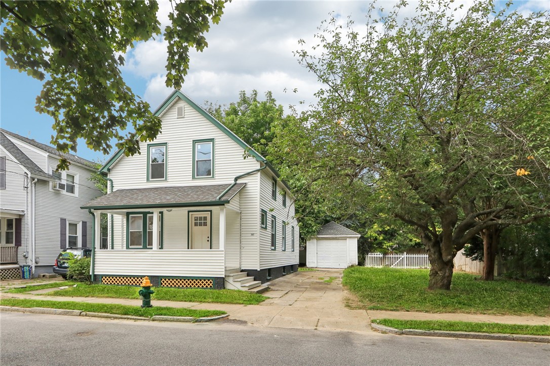 Photo 4 of 41 of 347 Northup Street house