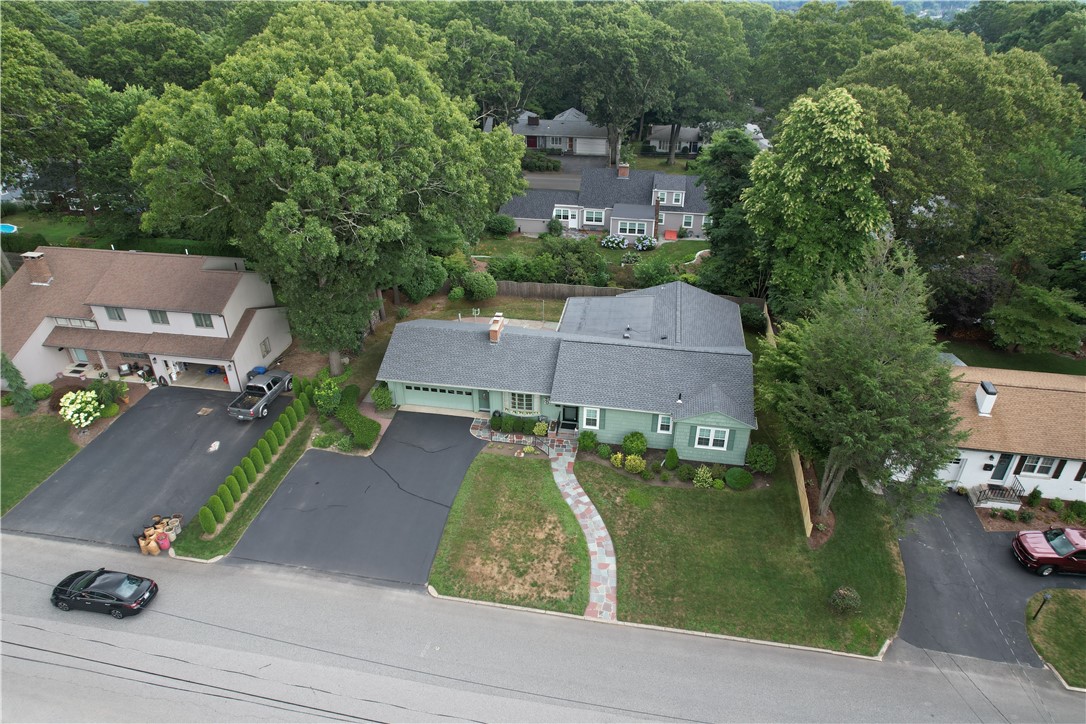 Photo 4 of 41 of 242 Bretton Woods Drive house