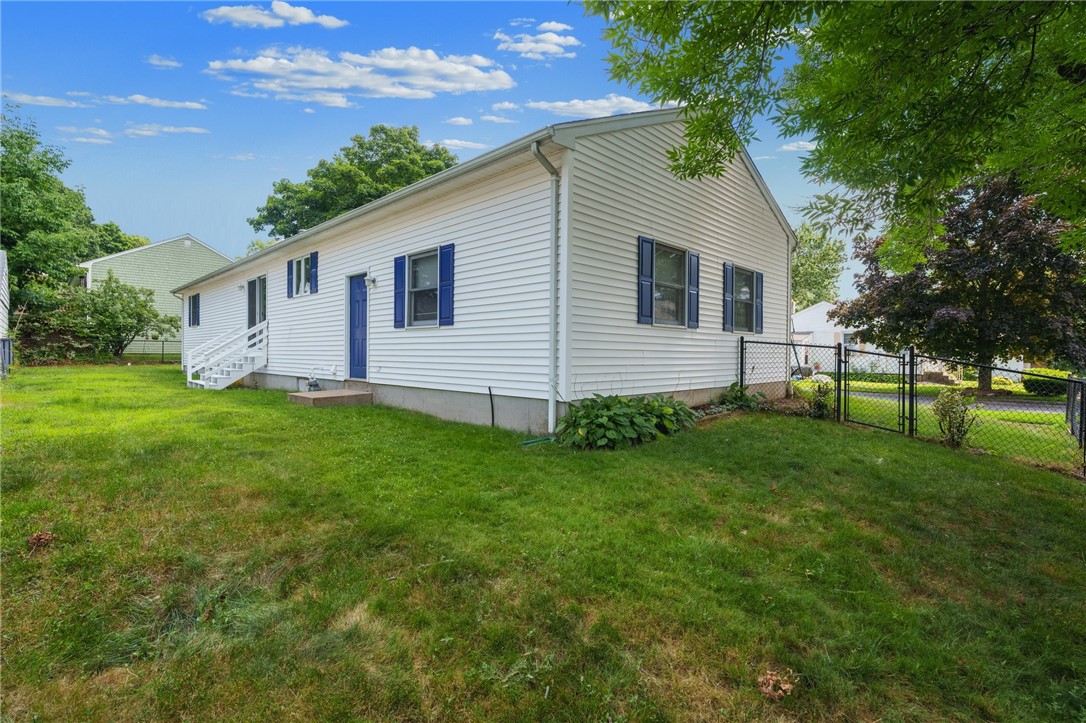 Photo 13 of 46 of 10 Bicknell Avenue house