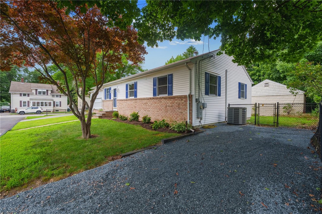 Photo 4 of 46 of 10 Bicknell Avenue house