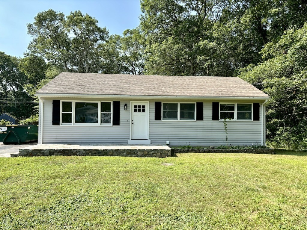 Photo 1 of 26 of 10 Quiet Oak Drive house