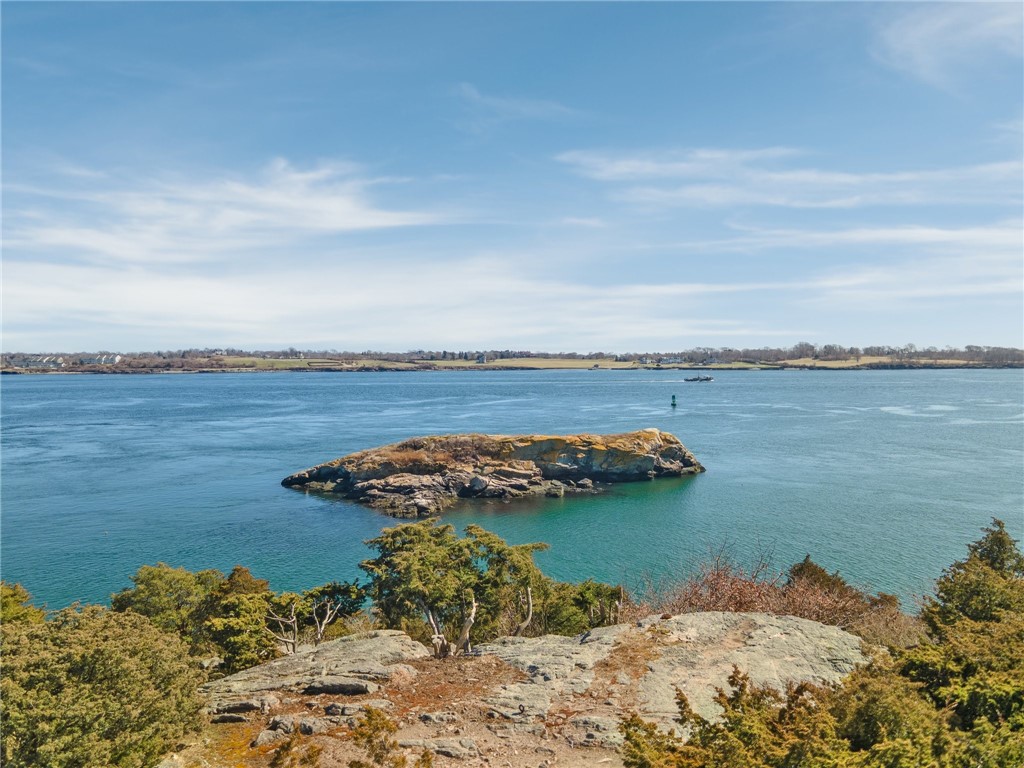 Photo 5 of 29 of 2 Fort Wetherill Road house