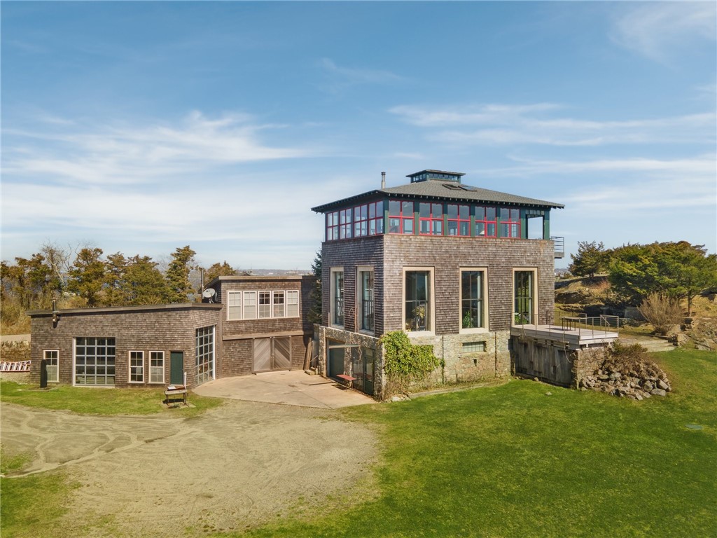 Photo 6 of 29 of 2 Fort Wetherill Road house