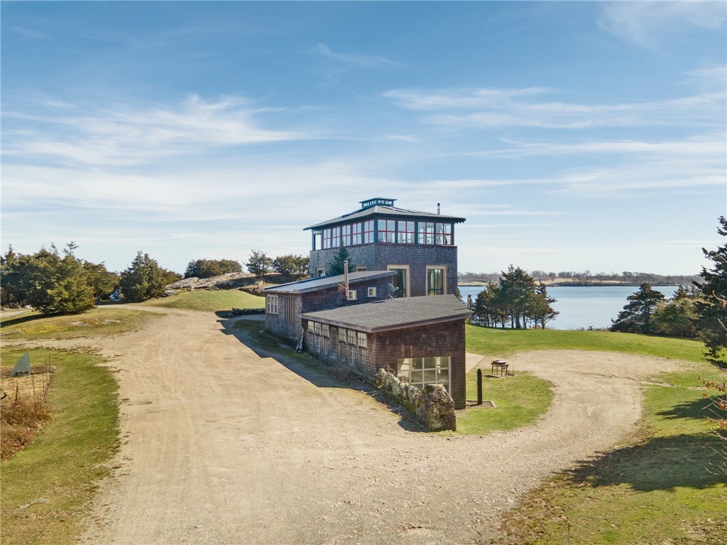 Photo 8 of 29 of 2 Fort Wetherill Road house