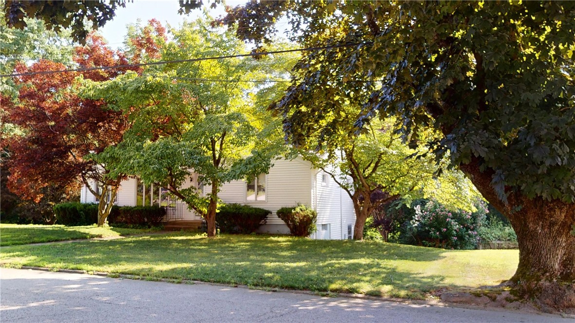 Photo 5 of 50 of 11 Linwood Drive house