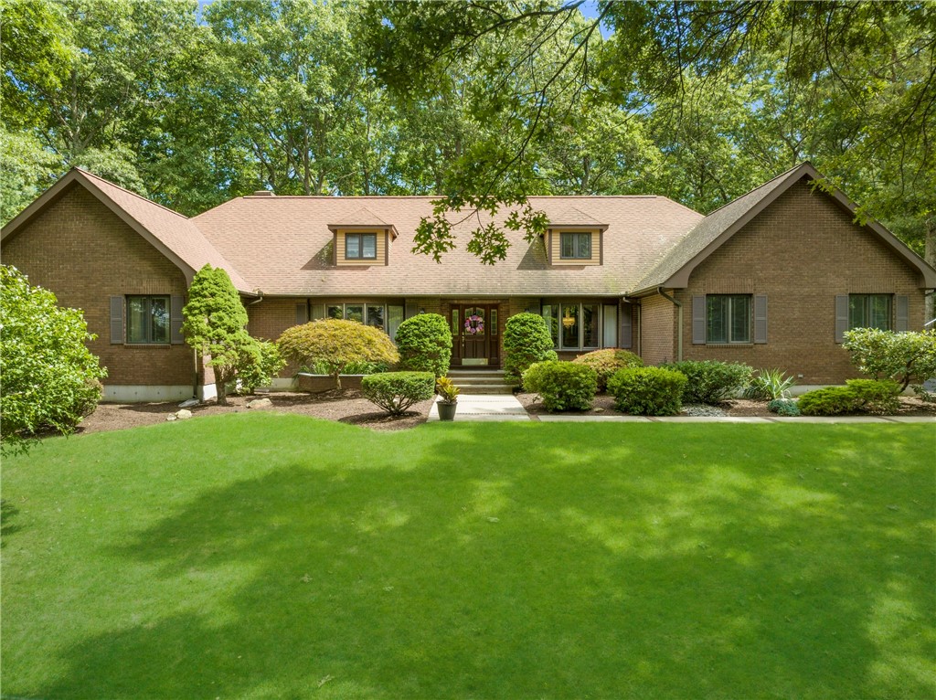 Photo 4 of 50 of 10 Oak Hill Drive house