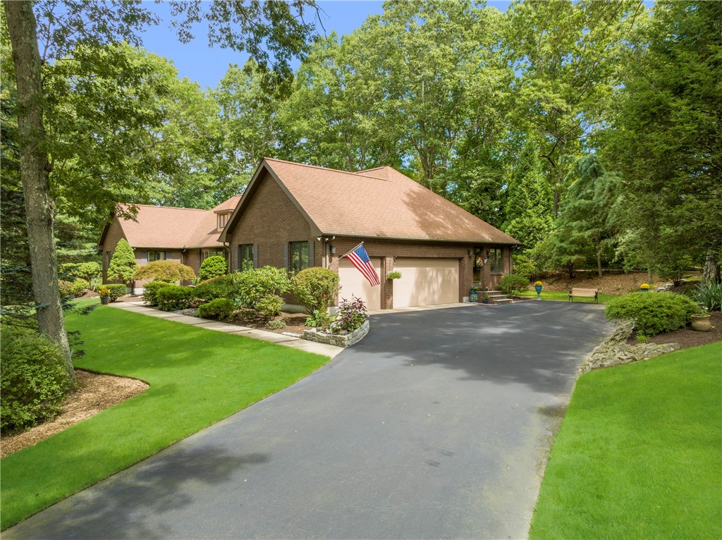 Photo 6 of 50 of 10 Oak Hill Drive house