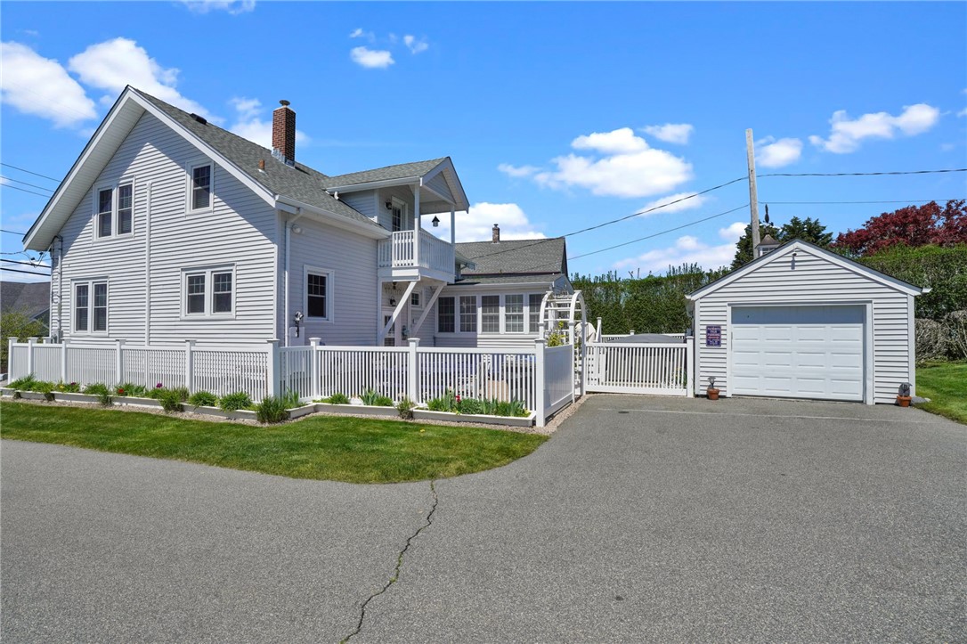 Photo 1 of 49 of 667 Aquidneck Avenue house