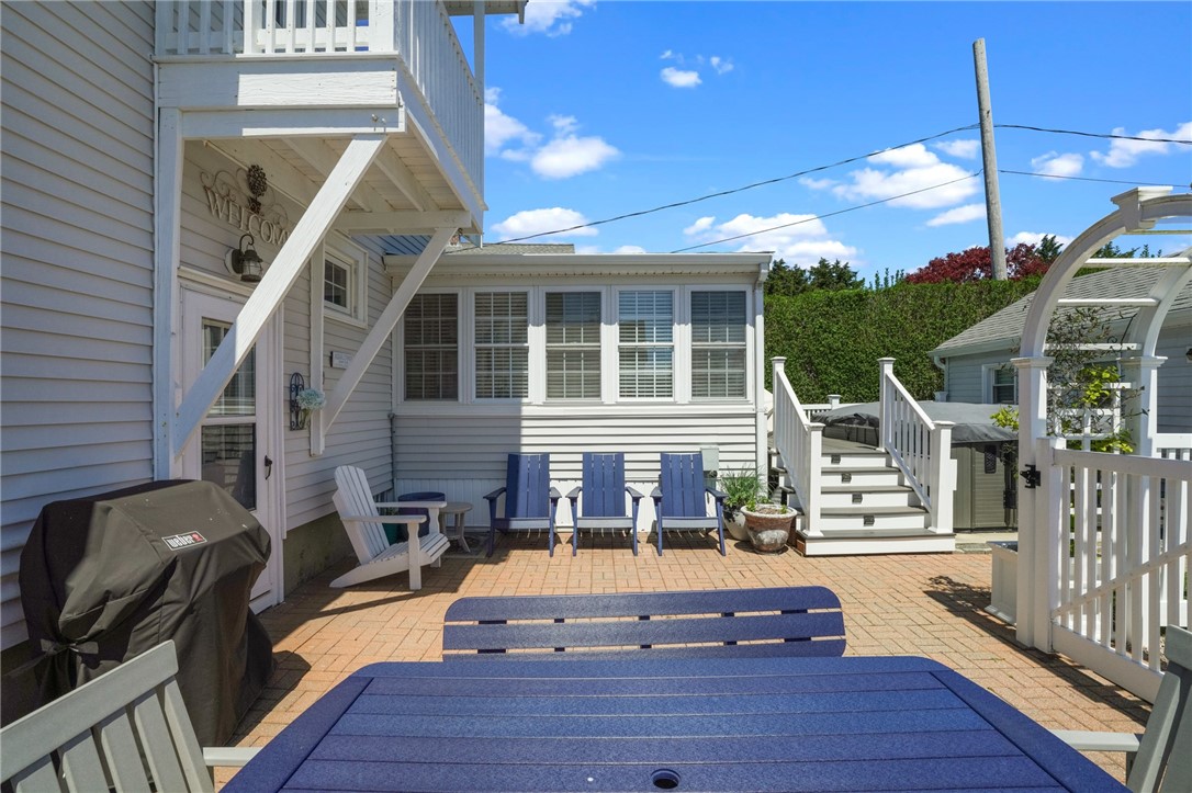 Photo 44 of 49 of 667 Aquidneck Avenue house