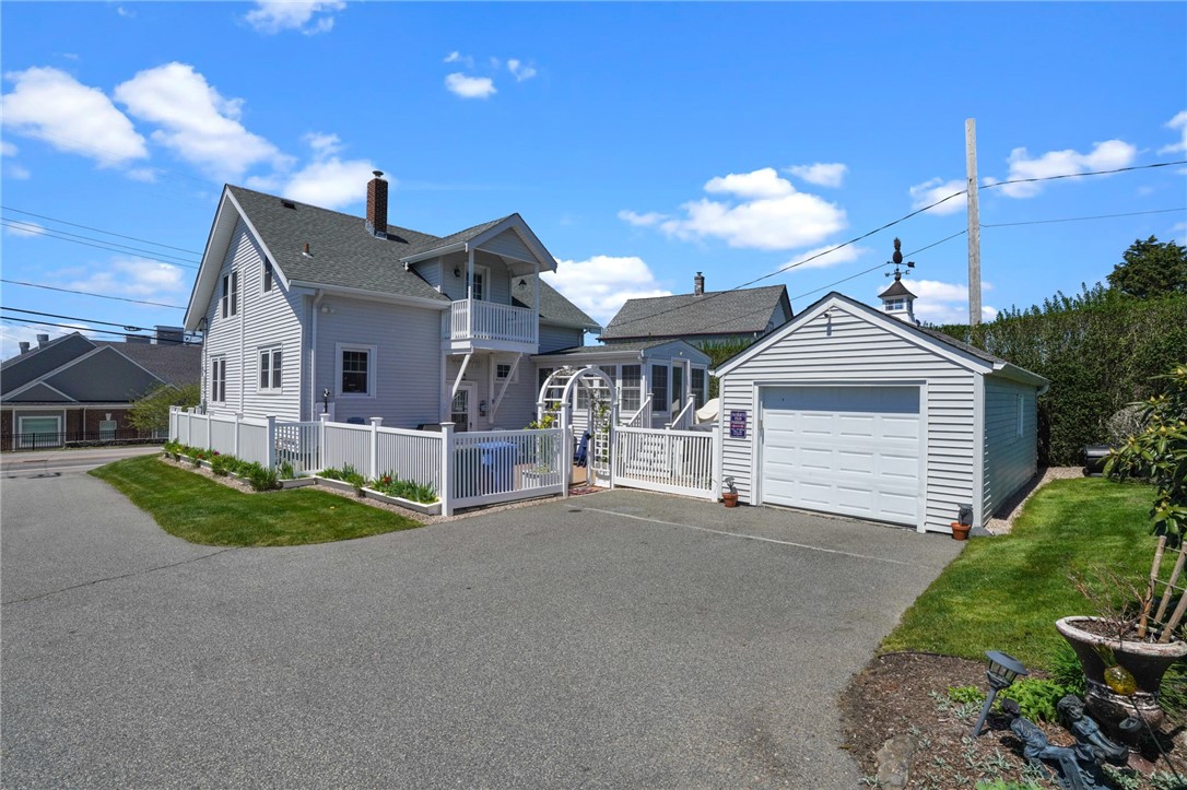 Photo 45 of 49 of 667 Aquidneck Avenue house