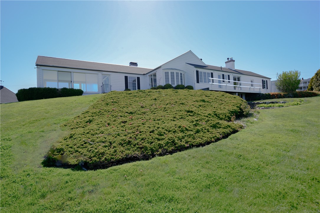 Photo 13 of 27 of 90 North Cliff Drive house