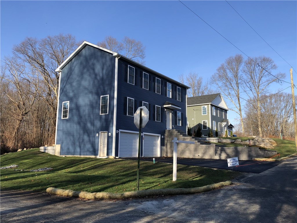 Photo 2 of 25 of 29 Graves Avenue house