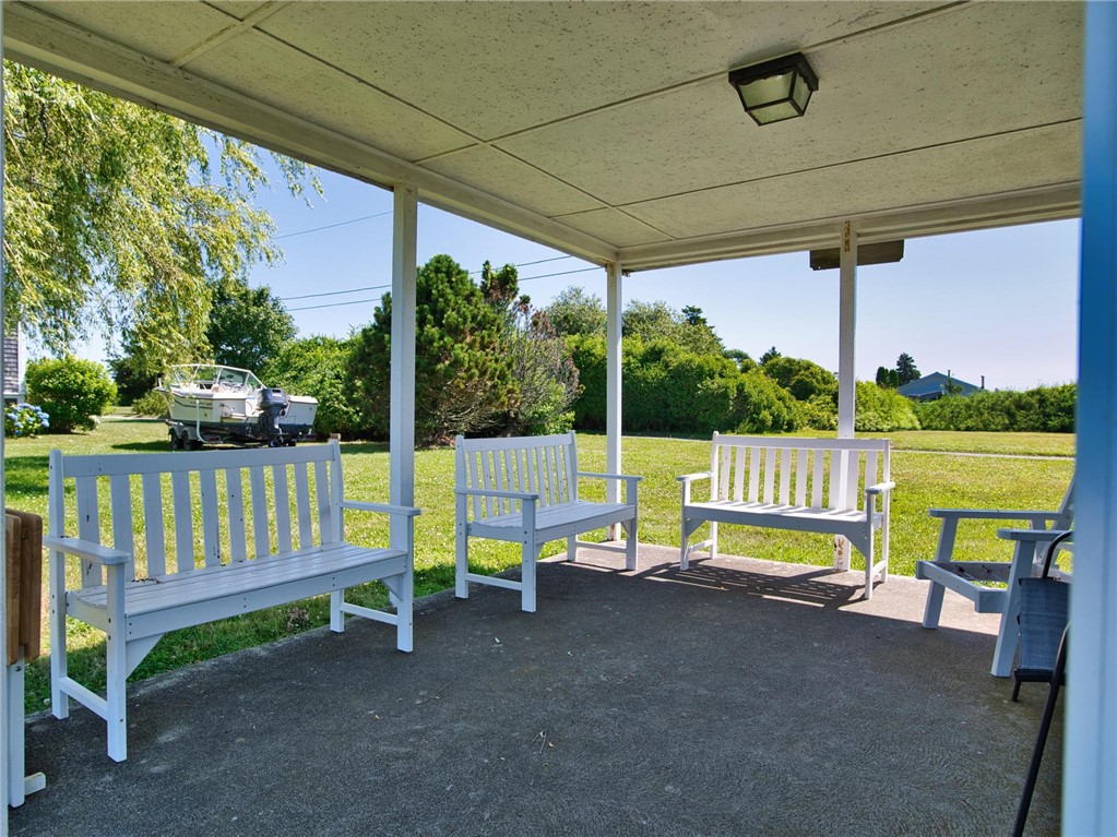 Photo 6 of 10 of 24 Pointview Drive house