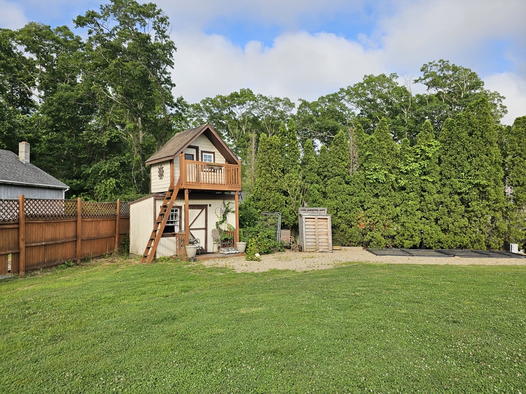 Photo 6 of 25 of 436 Crandall Rd house