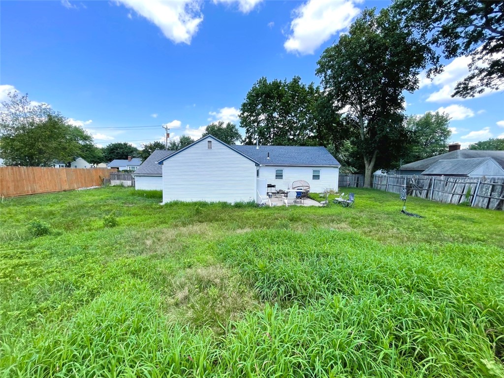 Photo 3 of 17 of 168 Underwood Avenue house