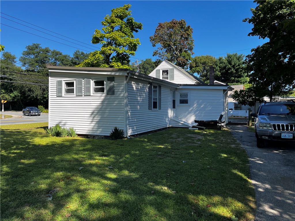 Photo 1 of 29 of 1508 West Shore Road house