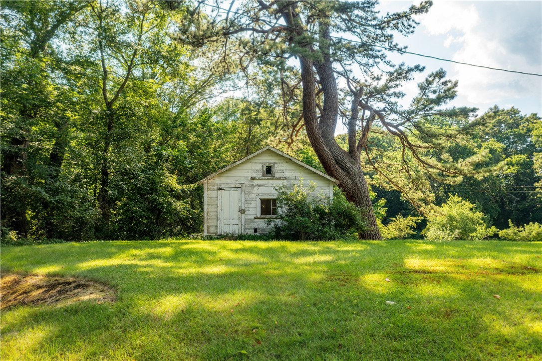 Photo 10 of 44 of 261 Hardig Road house