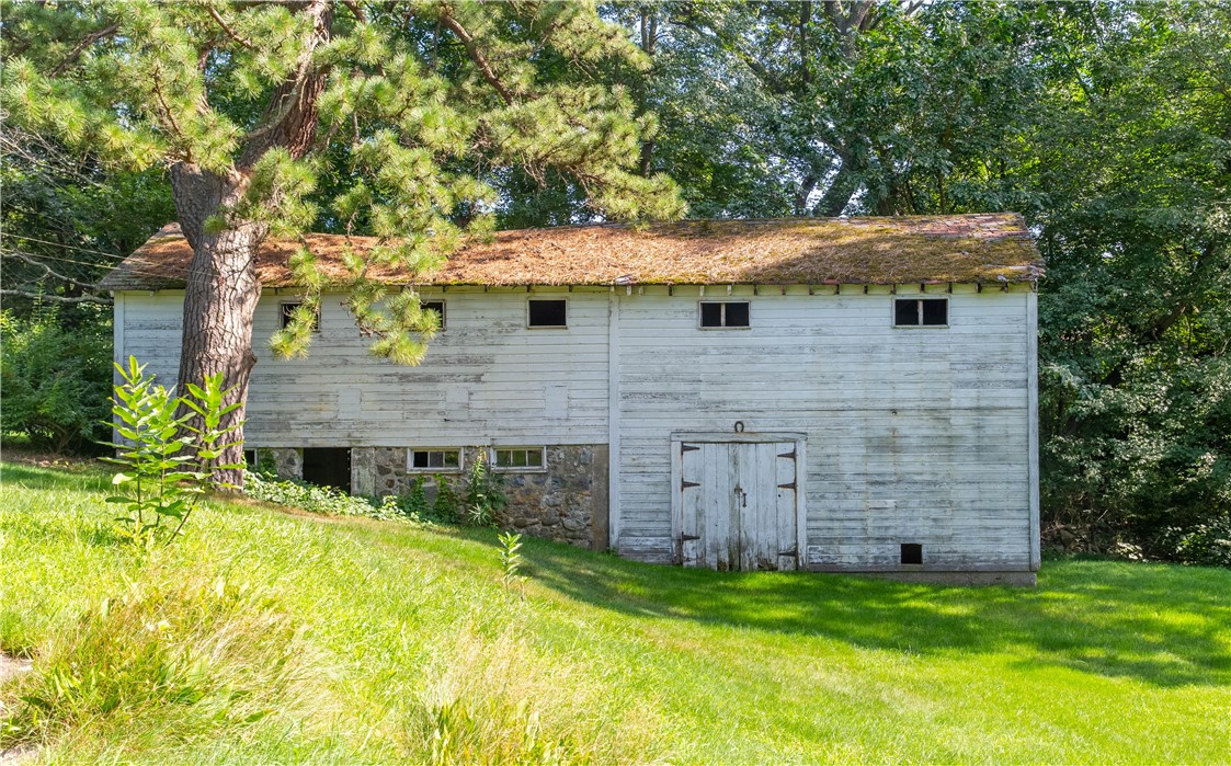 Photo 12 of 44 of 261 Hardig Road house