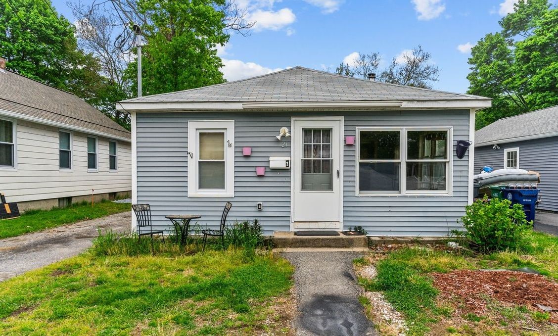 Photo 3 of 18 of 21 Mawney Avenue house