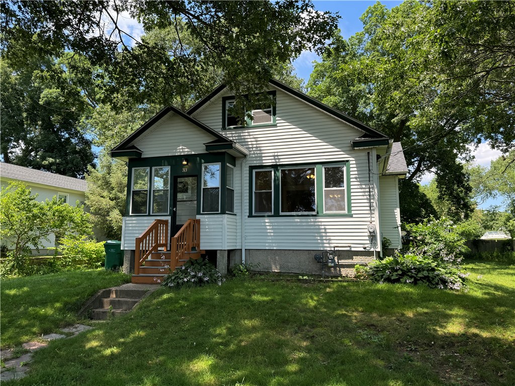 Photo 21 of 26 of 33 Birchwood Avenue house