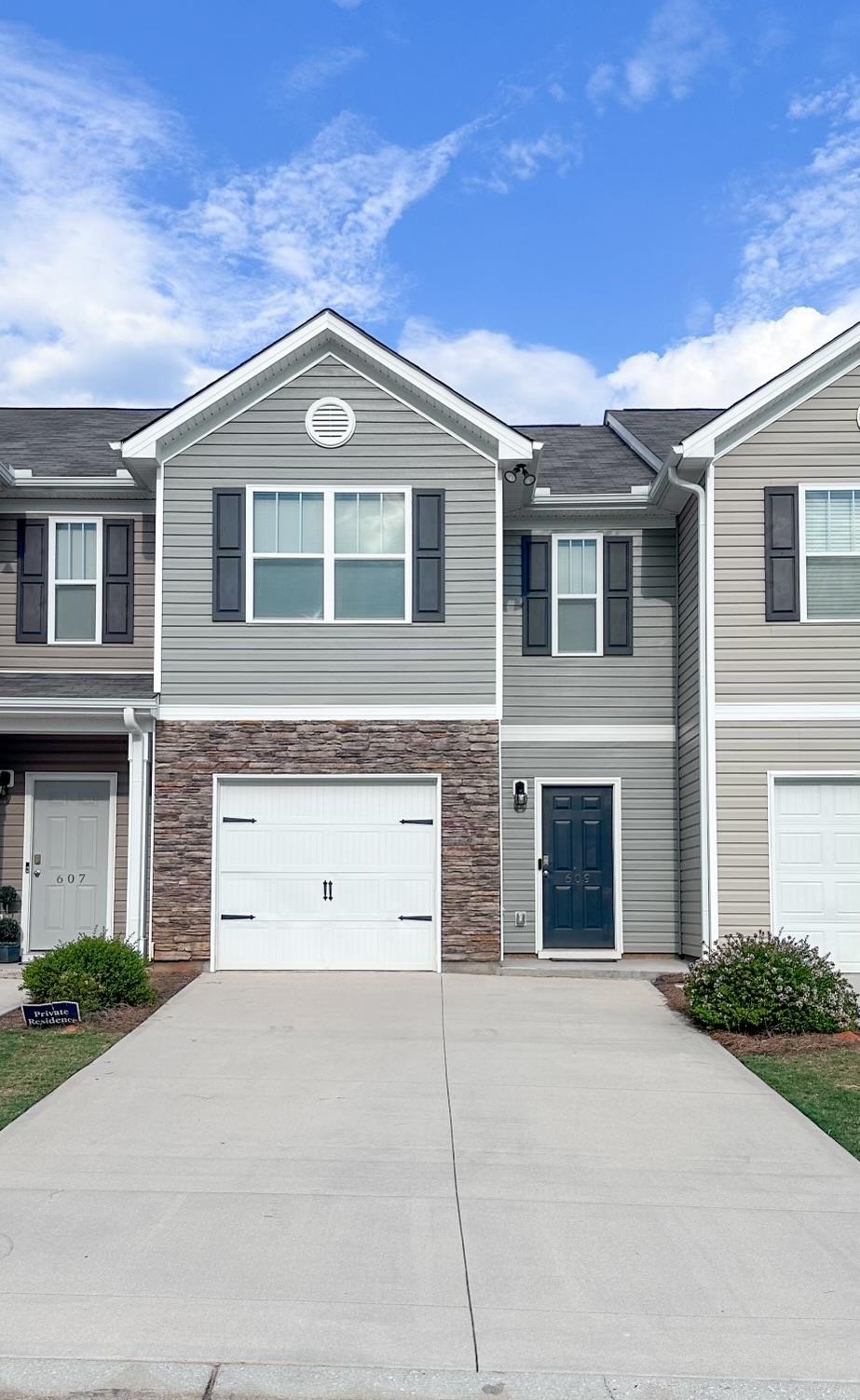 Photo 1 of 22 of 609 Hardwood townhome