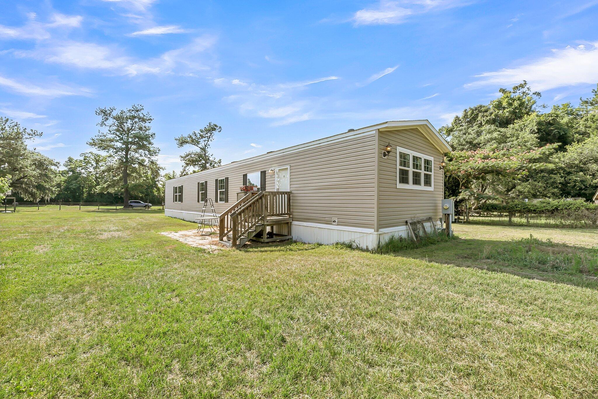 Photo 13 of 36 of 1017 Levi Lake Rd mobile home