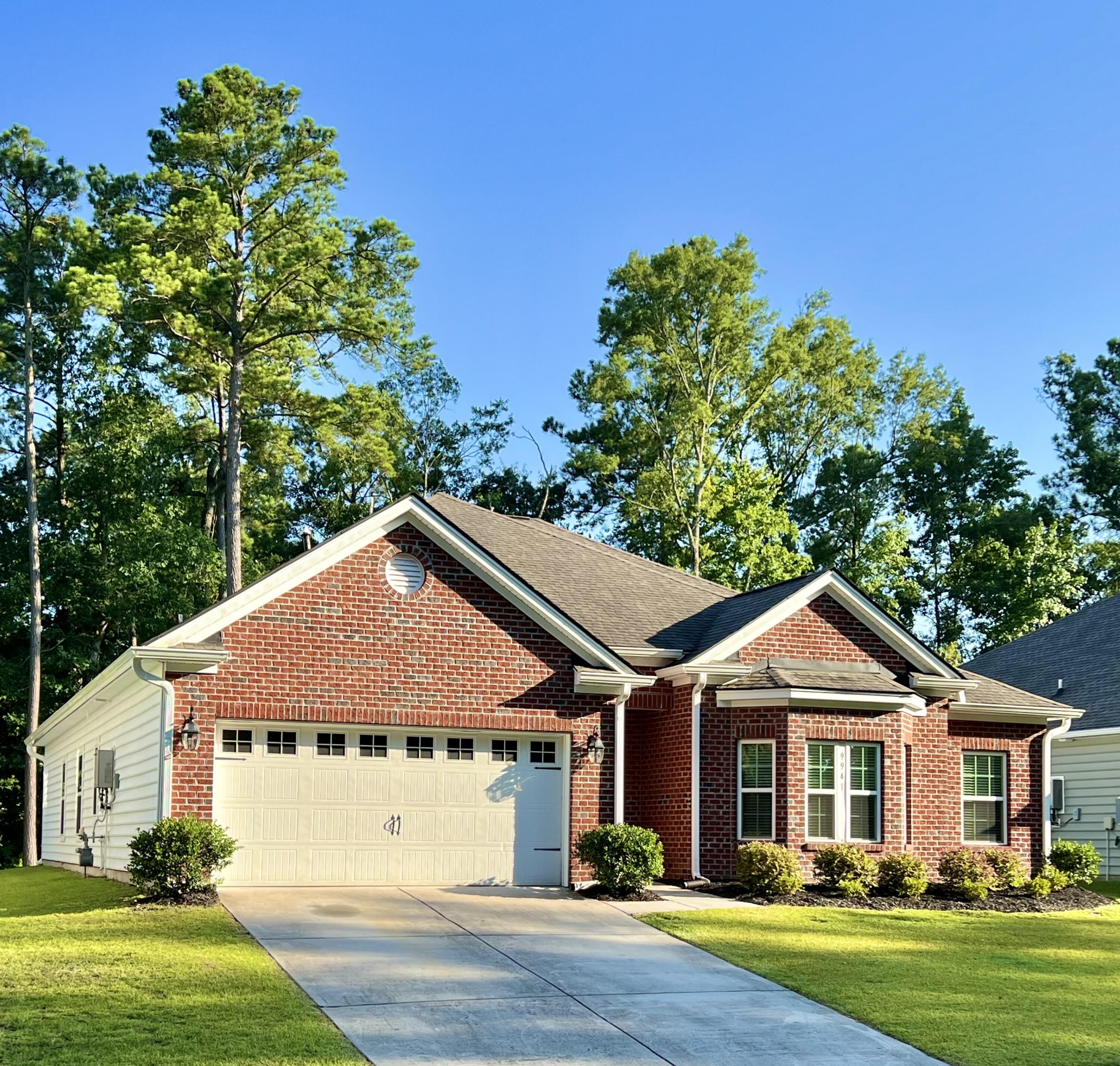 Photo 3 of 43 of 9941 Honeylocust Lane house