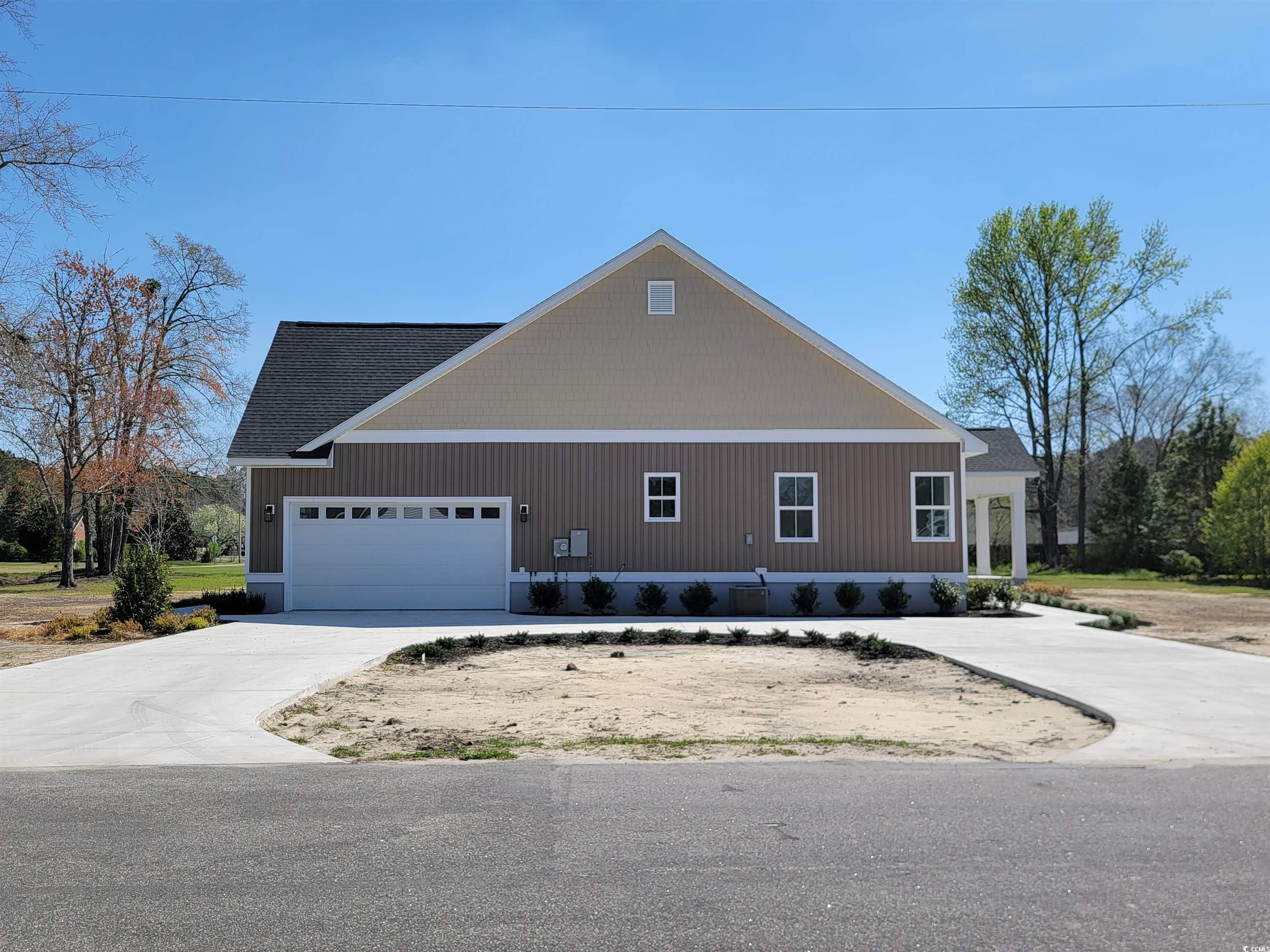 Photo 8 of 31 of 214 Carolina Dr. house