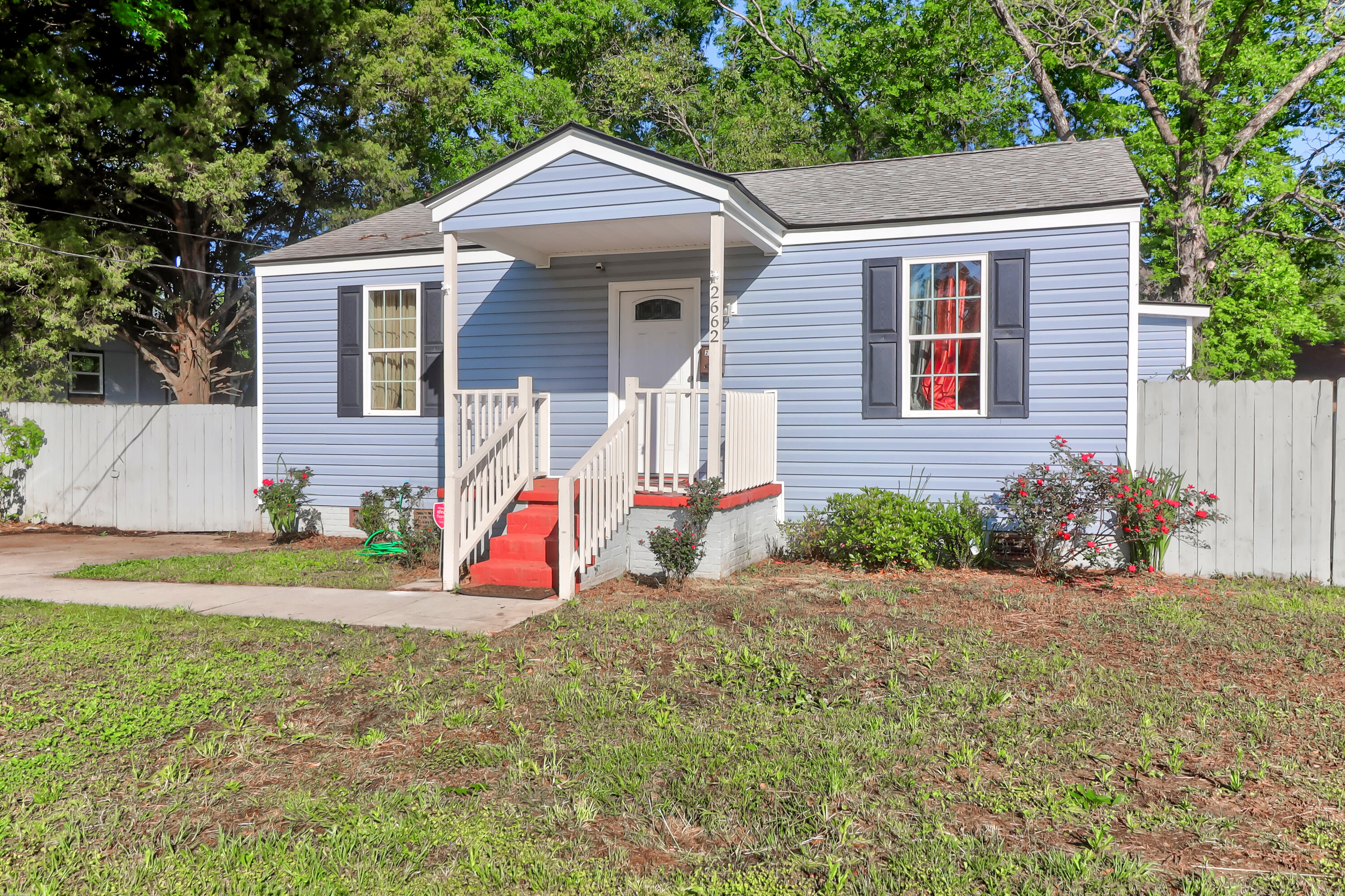 Photo 1 of 14 of 2662 Hull Street house