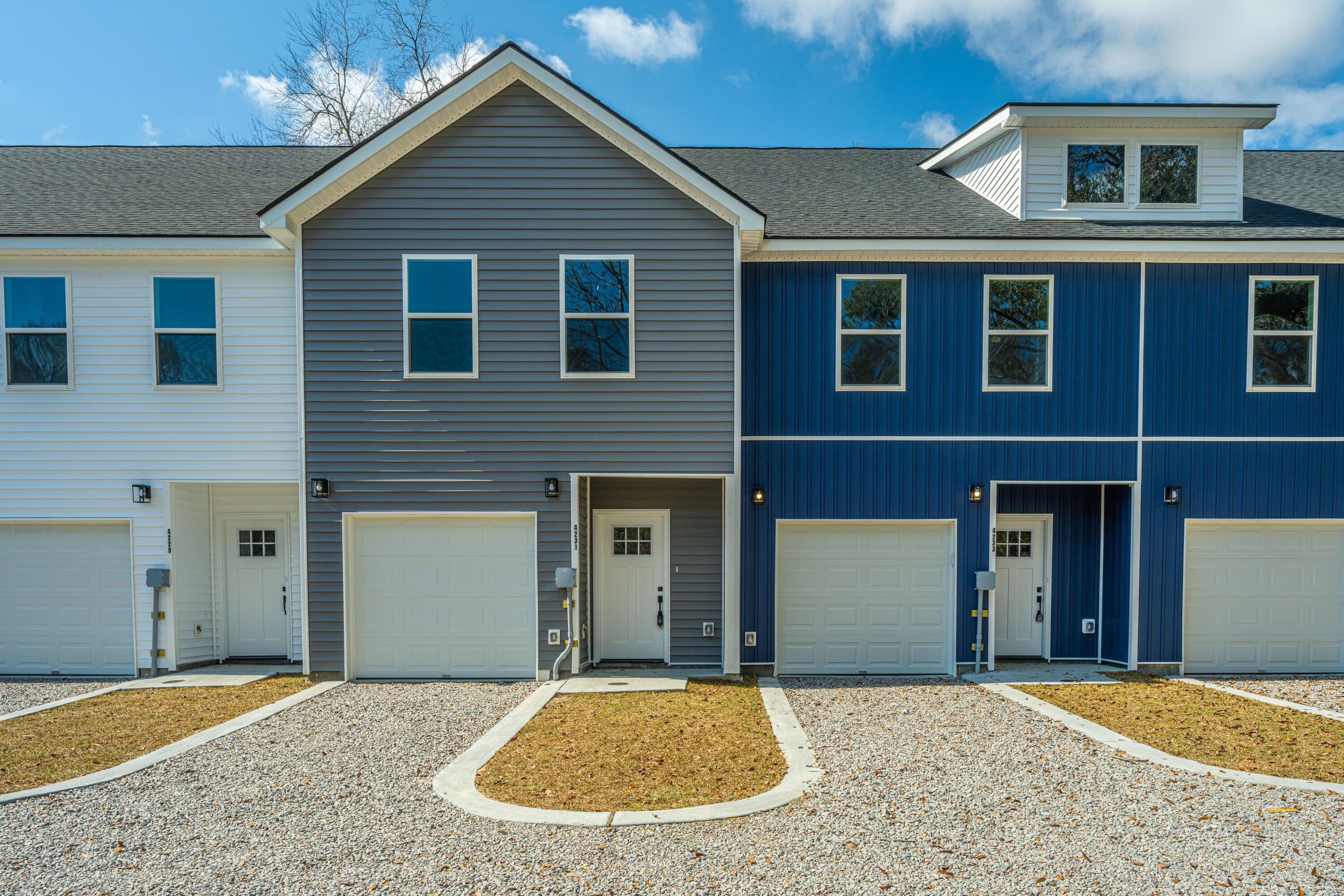 Photo 3 of 50 of 4239 Barnwell Avenue townhome