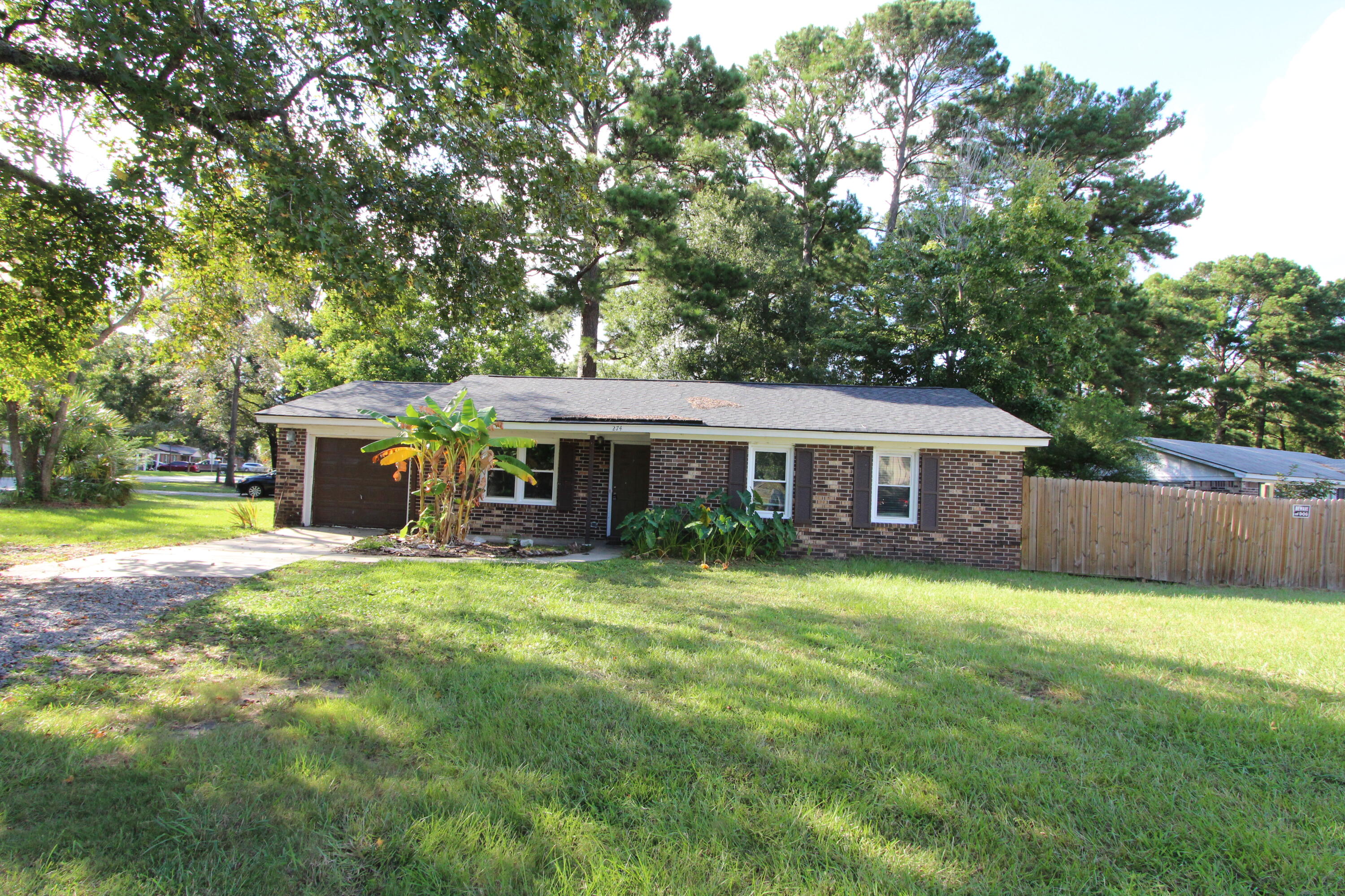 Photo 1 of 17 of 274 Dorchester Manor Boulevard house