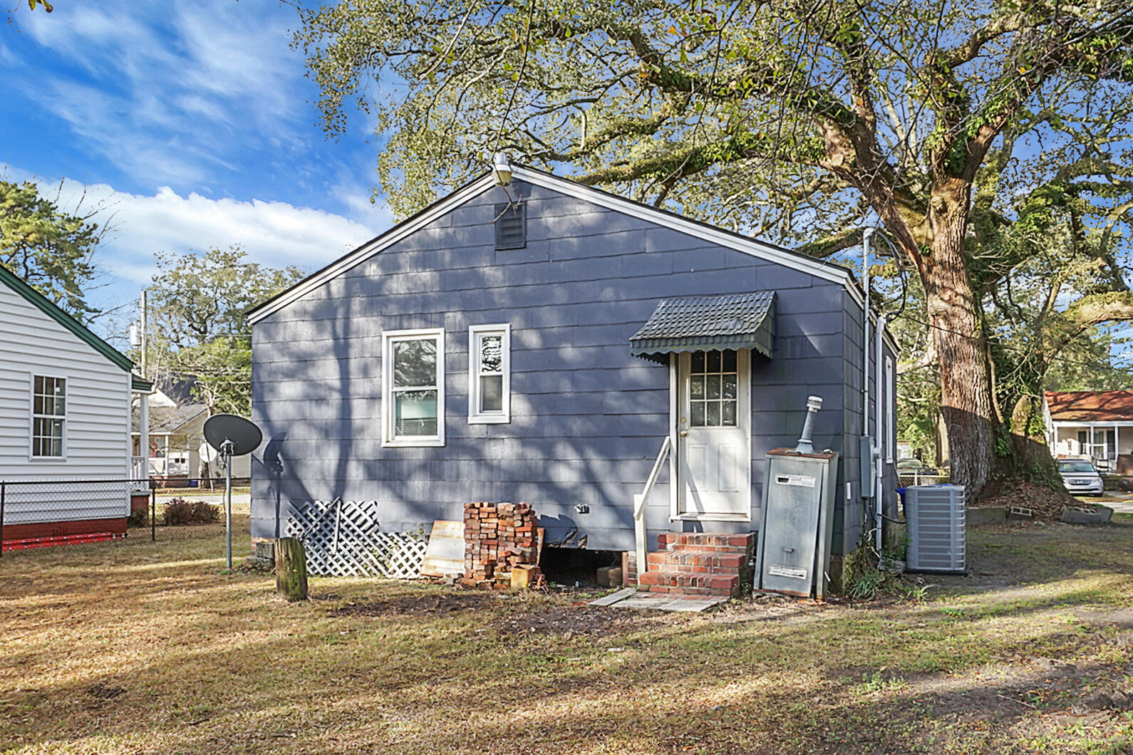 Photo 24 of 26 of 2661 Poplin Avenue house