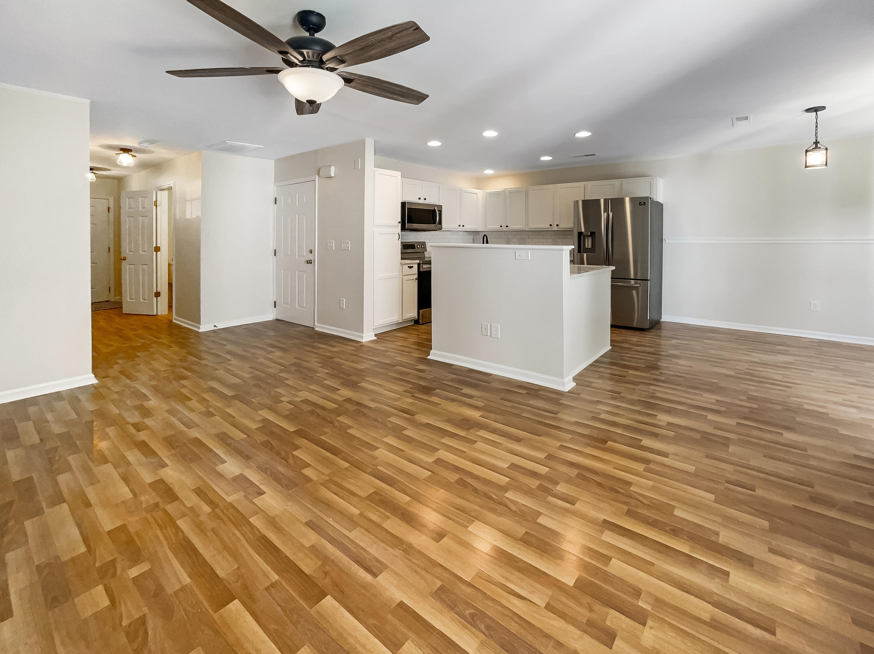 Photo 6 of 15 of 8619 Grassy Oak Trail townhome