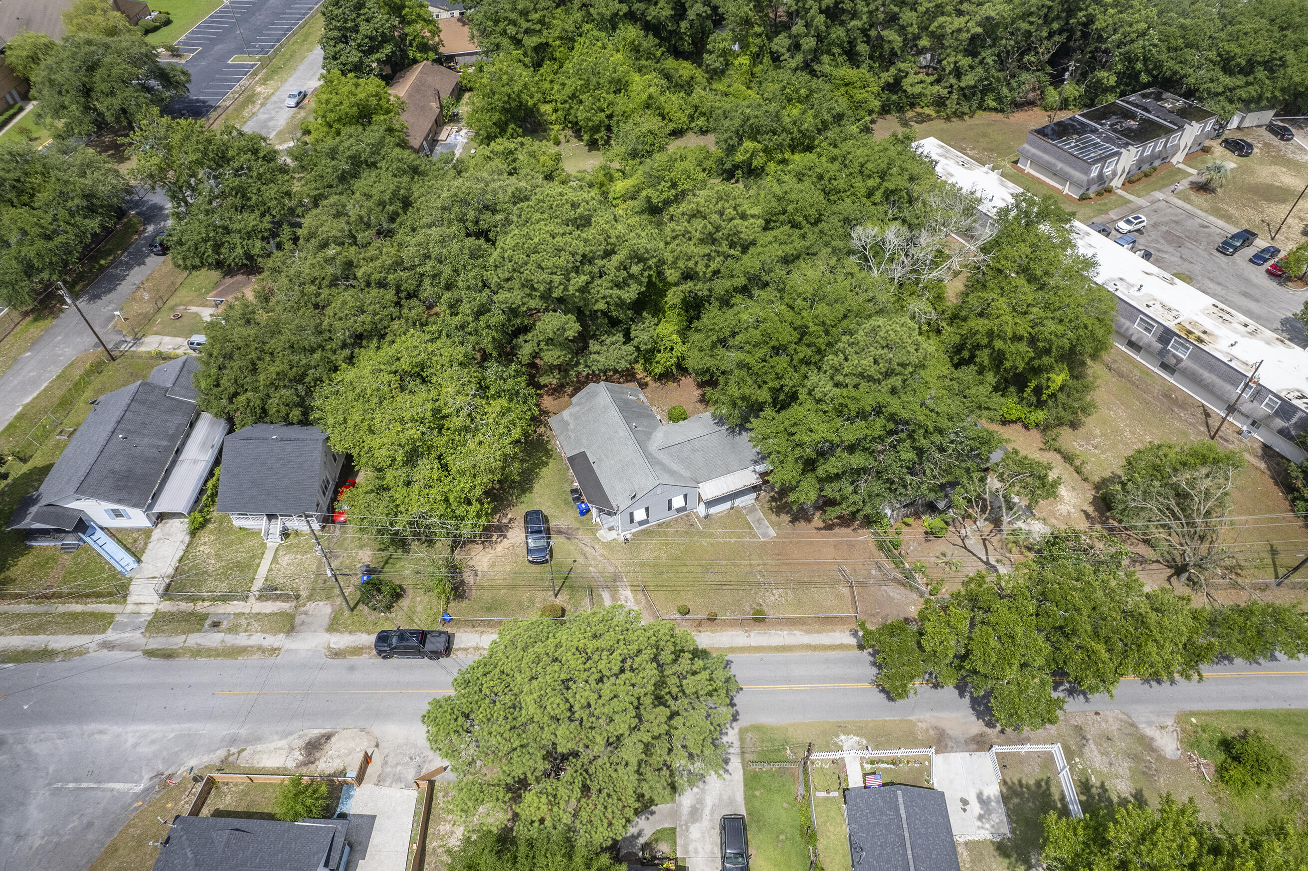 Photo 18 of 19 of 2736 Bonds Avenue house