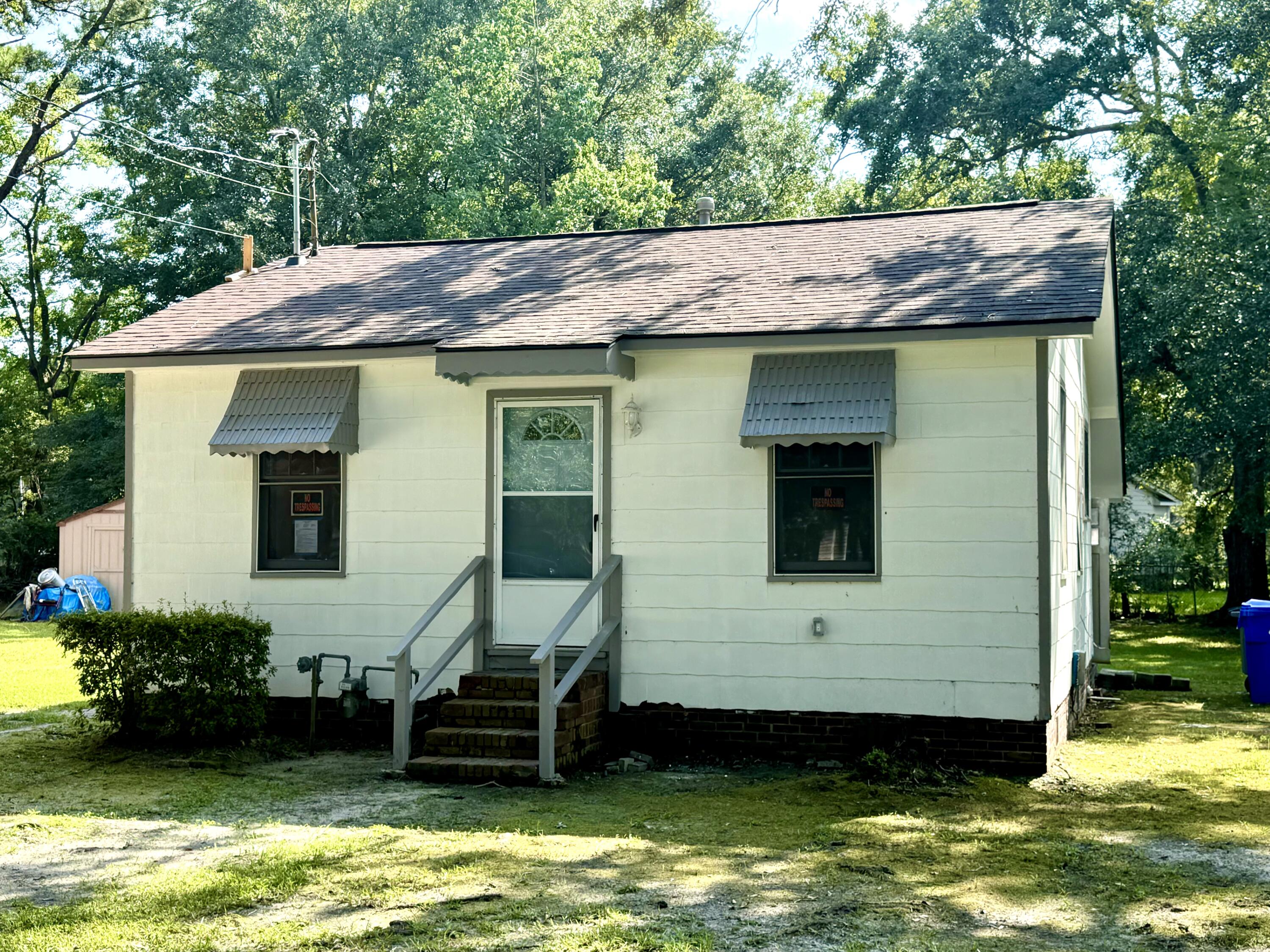 Photo 2 of 15 of 4030 Gary Drive house