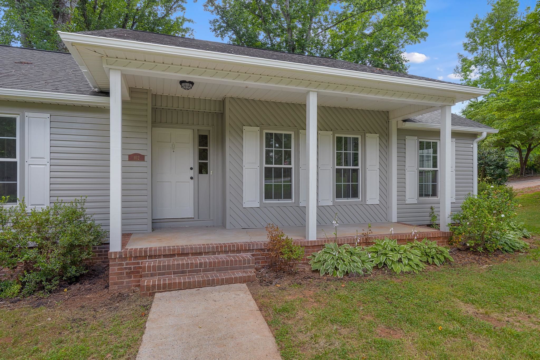 Photo 5 of 36 of 102 Willow Pond Lane house