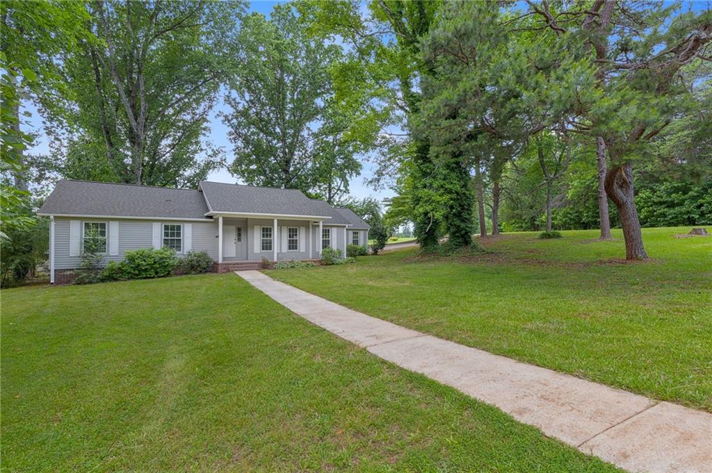 Photo 3 of 36 of 102 Willow Pond Lane house